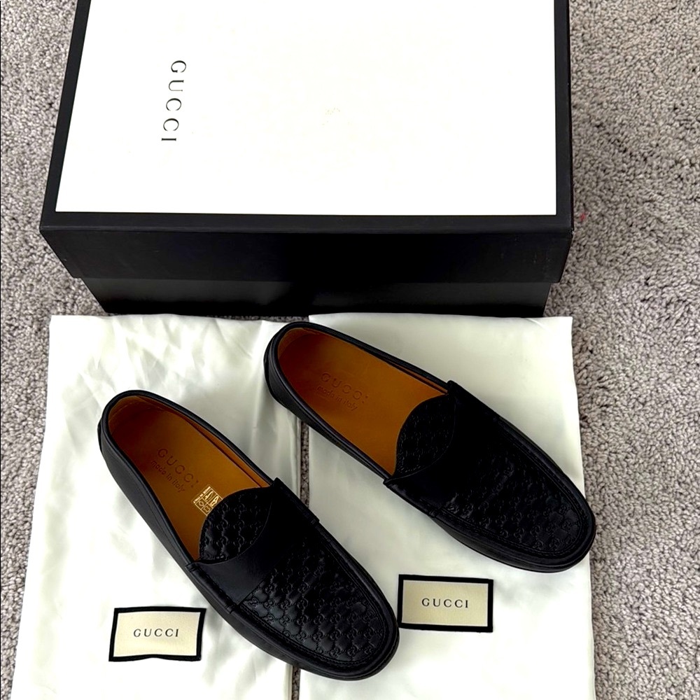 Gucci Men's Black Loafers with GG imprint